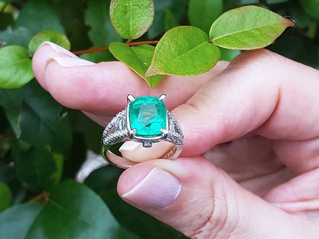 Amazing Unique Emerald Ring 14K Yellow Gold